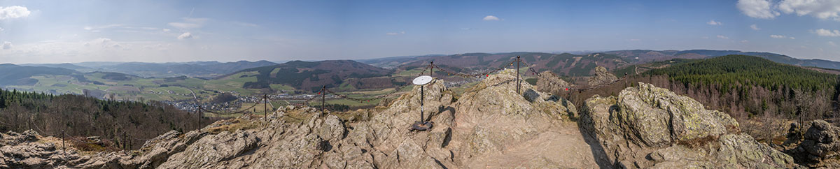Bruchhauser Steine - Gipfelaussicht