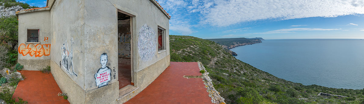 Portugal, Küste bei Azóia, Graffity