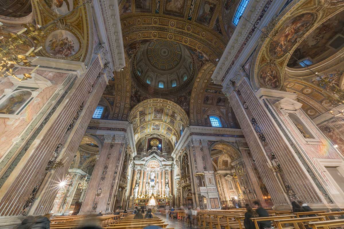 Kirche Gesù Nuovo in Neapel