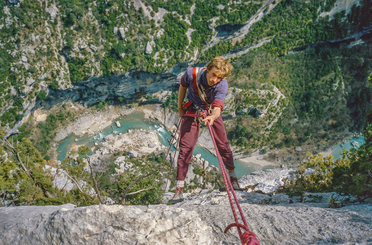 Carsten Wottke beim Abseilen im Verrdon